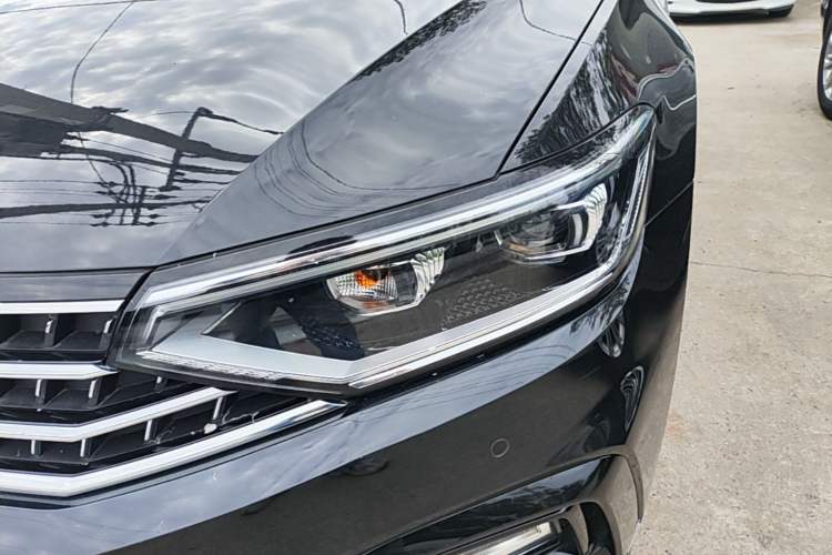 Used Volkswagen Magotan 2024 2 Million Units Zhongxiang Version 330TSI DSG Luxury Edition Left Front Headlight