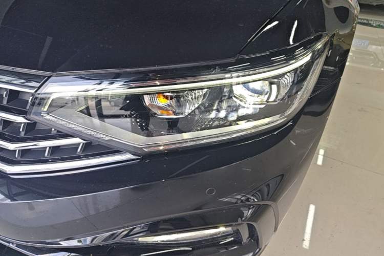 Used Volkswagen Magotan 2024 2 Million Units Zhongxiang Version 330TSI DSG Luxury Edition Left Front Headlight