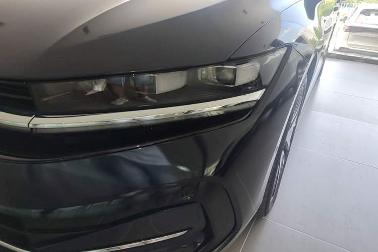Used Volkswagen Magotan 2024 380TSI DSG Ultimate Edition Left Front Headlight