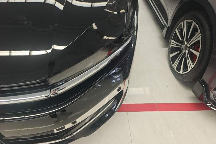 Used Volkswagen Magotan 2024 300TSI DSG Prestige Edition—A Real Eye-Catcher Left Front Headlight