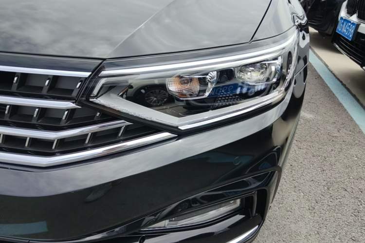 Used Volkswagen Magotan 2024 2 Million Units Zhongxiang Version 330TSI DSG Luxury Edition Left Front Headlight