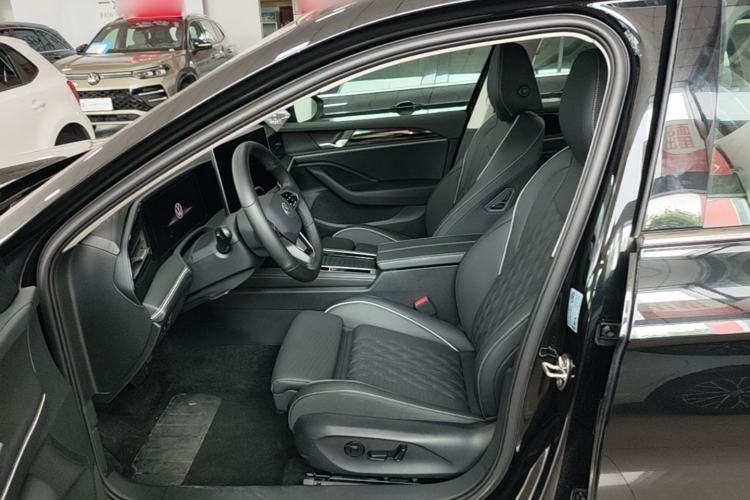 Used Volkswagen Magotan 2024 380TSI DSG Prestige Edition DaMai Package Left Front Seat