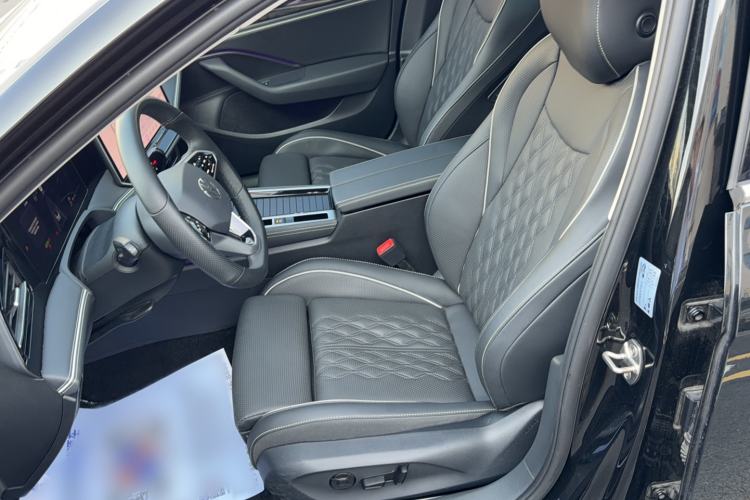 Used Volkswagen Magotan 2024 380TSI DSG Prestige Edition DaMai Package Left Front Seat