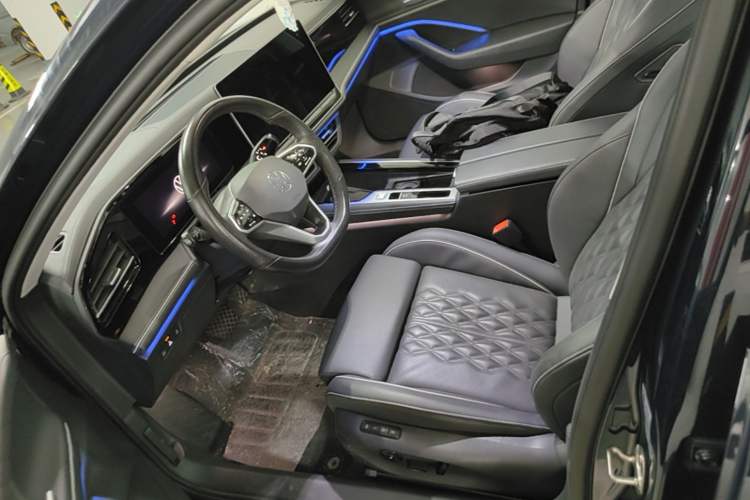Used Volkswagen Magotan 2024 380TSI DSG Ultimate Edition Left Front Seat
