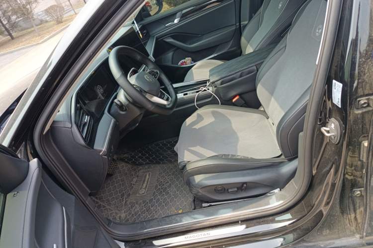 Used Volkswagen Magotan 2024 380TSI DSG Prestige Edition DaMai Package Left Front Seat