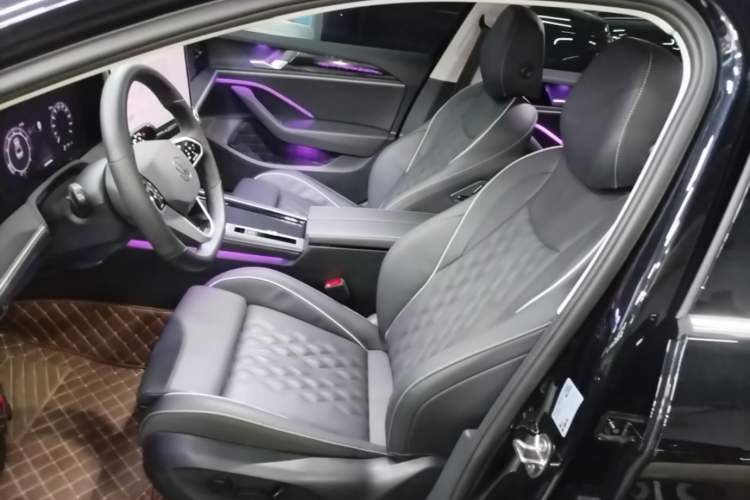 Used Volkswagen Magotan 2024 380TSI DSG Prestige Edition DaMai Package Left Front Seat