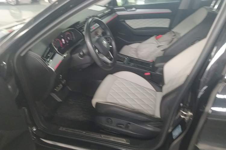 Used Volkswagen Magotan 2024 2 Million Units Zhongxiang Version 330TSI DSG Luxury Edition Left Front Seat
