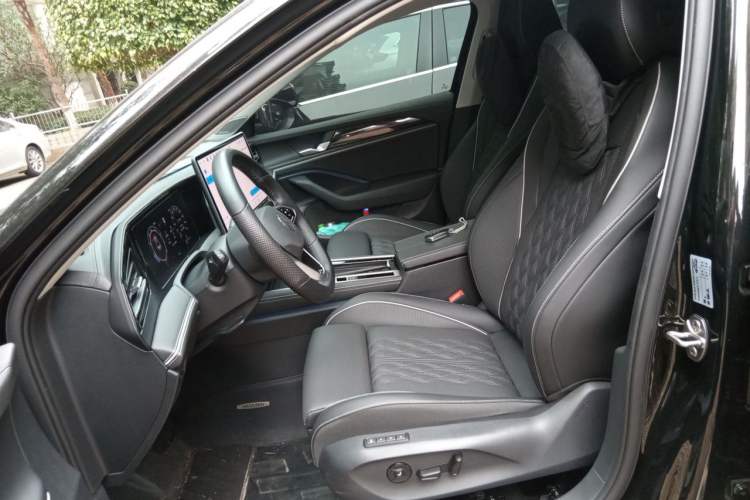 Used Volkswagen Magotan 2024 380TSI DSG Ultimate Edition Left Front Seat