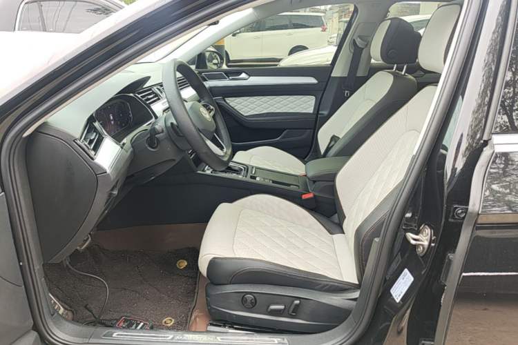 Used Volkswagen Magotan 2024 2 Million Units Zhongxiang Version 330TSI DSG Luxury Edition Left Front Seat