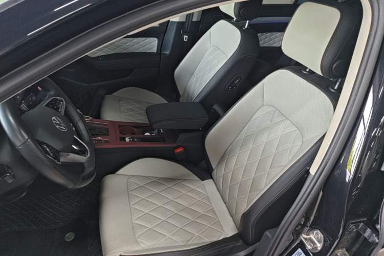 Used Volkswagen Magotan 2024 2 Million Units Zhongxiang Version 330TSI DSG Luxury Edition Left Front Seat