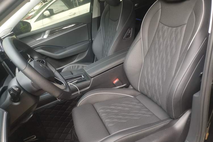 Used Volkswagen Magotan 2024 380TSI DSG Prestige Edition DaMai Package Left Front Seat