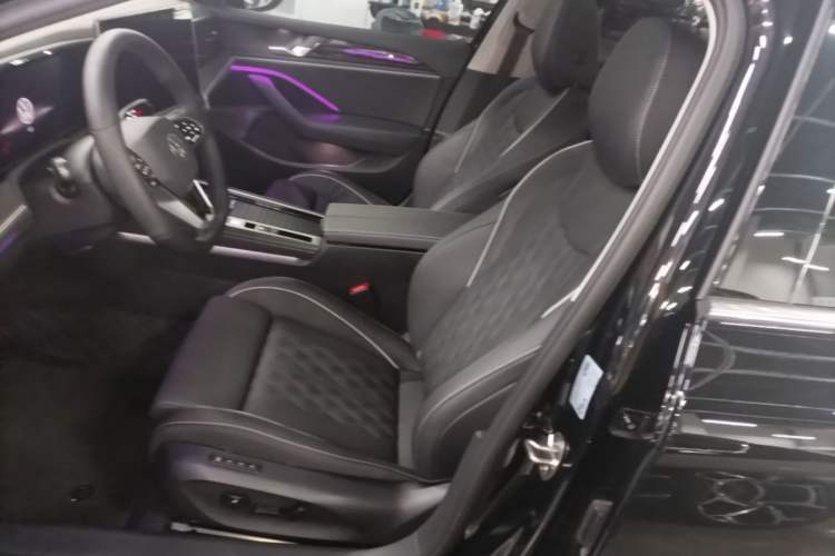 Used Volkswagen Magotan 2024 380TSI DSG Ultimate Edition Left Front Seat