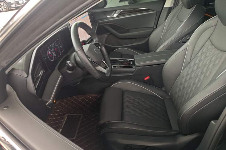 Used Volkswagen Magotan 2024 380TSI DSG Prestige Edition DaMai Package Left Front Seat