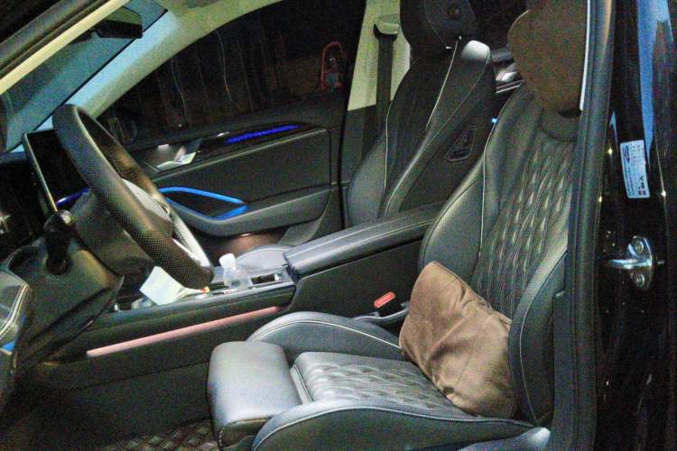Used Volkswagen Magotan 2024 380TSI DSG Prestige Edition DaMai Package Left Front Seat
