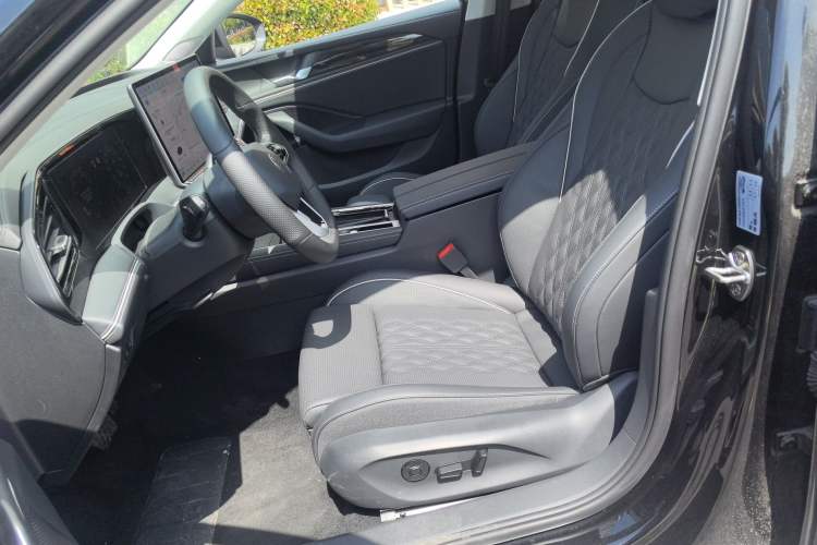 Used Volkswagen Magotan 2024 380TSI DSG Prestige Edition DaMai Package Left Front Seat