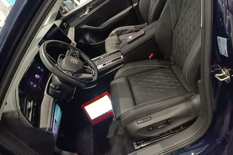 Used Volkswagen Magotan 2024 380TSI DSG Ultimate Edition Left Front Seat