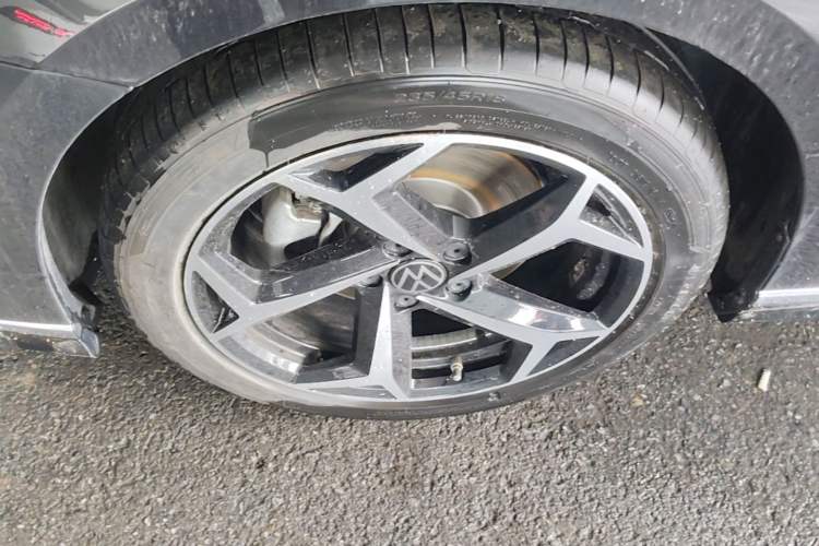 Used Volkswagen Magotan 2024 2 Million Units Zhongxiang Version 330TSI DSG Luxury Edition Left Front Wheel Hub
