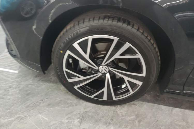 Used Volkswagen Magotan 2024 380TSI DSG Prestige Edition Left Front Wheel Hub