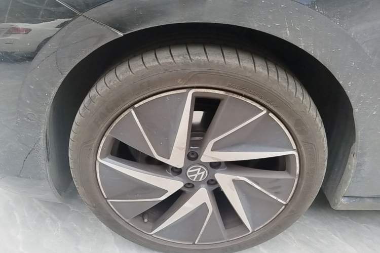Used Volkswagen Magotan 2024 380TSI DSG Prestige Edition DaMai Package Left Front Wheel Hub