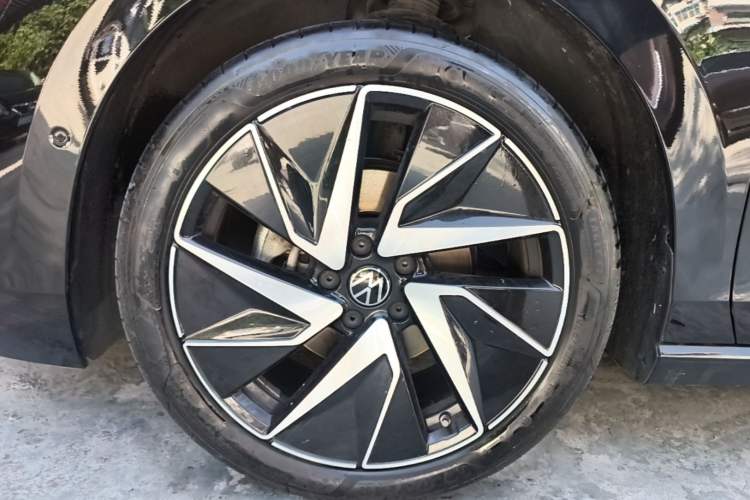Used Volkswagen Magotan 2024 380TSI DSG Prestige Edition DaMai Package Left Front Wheel Hub
