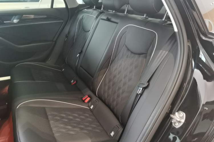 Used Volkswagen Magotan 2024 380TSI DSG Prestige Edition DaMai Package Left Rear Seat