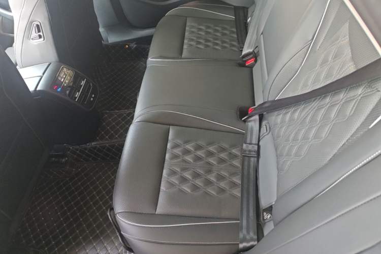 Used Volkswagen Magotan 2024 380TSI DSG Prestige Edition DaMai Package Left Rear Seat