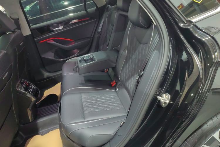 Used Volkswagen Magotan 2024 380TSI DSG Prestige Edition DaMai Package Left Rear Seat