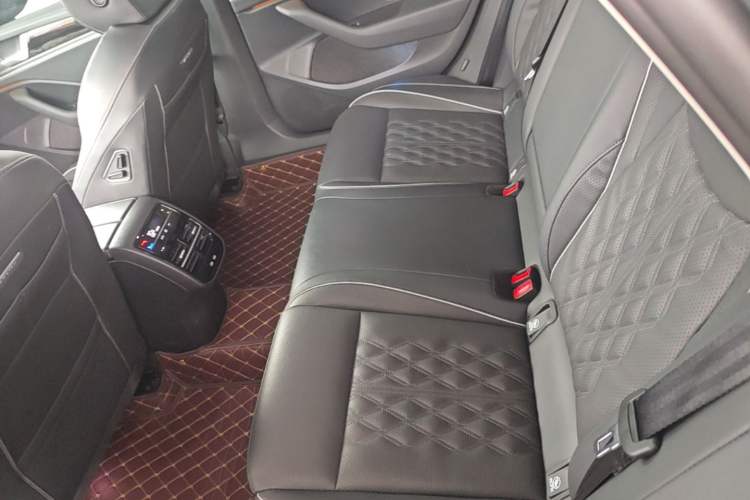 Used Volkswagen Magotan 2024 380TSI DSG Prestige Edition DaMai Package Left Rear Seat