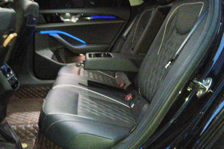 Used Volkswagen Magotan 2024 380TSI DSG Prestige Edition DaMai Package Left Rear Seat