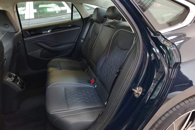 Used Volkswagen Magotan 2024 380TSI DSG Ultimate Edition Left Rear Seat