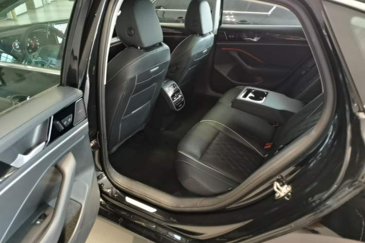 Used Volkswagen Magotan 2024 380TSI DSG Ultimate Edition Left Rear Seat