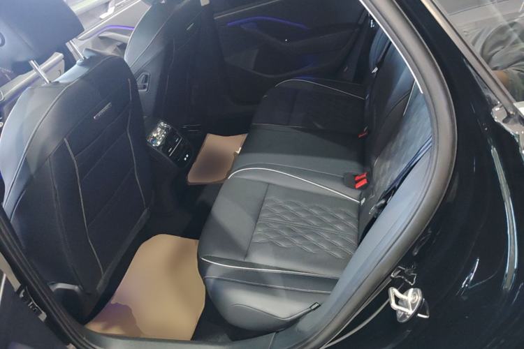 Used Volkswagen Magotan 2024 380TSI DSG Prestige Edition DaMai Package Left Rear Seat