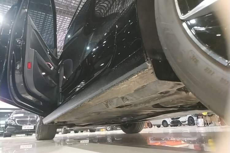 Used Volkswagen Magotan 2024 380TSI DSG Prestige Edition DaMai Package Left Side Sill