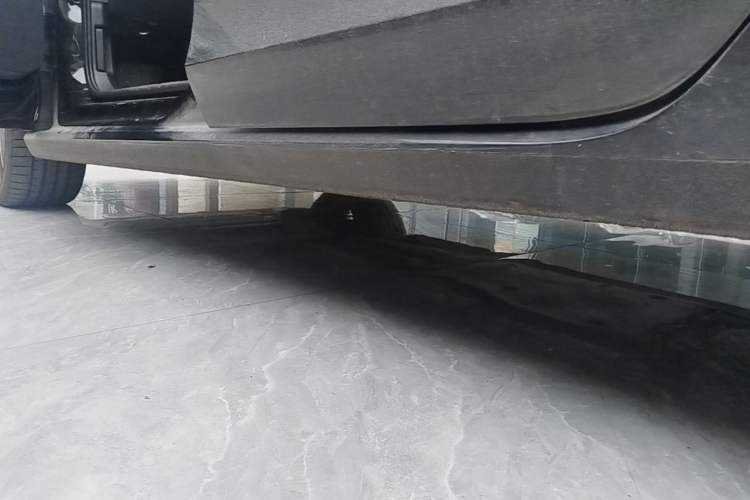 Used Volkswagen Magotan 2024 380TSI DSG Prestige Edition DaMai Package Left Side Sill