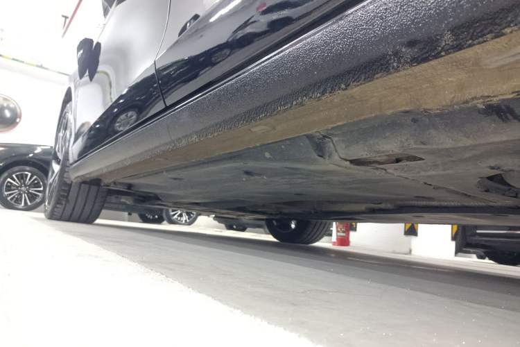Used Volkswagen Magotan 2024 380TSI DSG Ultimate Edition Left Side Sill