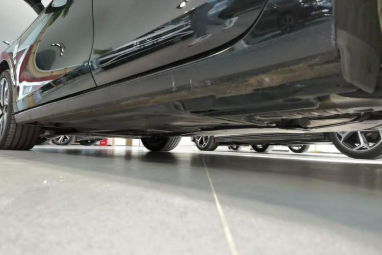 Used Volkswagen Magotan 2024 380TSI DSG Ultimate Edition Left Side Sill