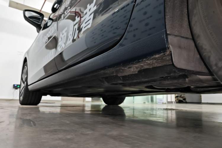 Used Volkswagen Magotan 2024 380TSI DSG Ultimate Edition Left Side Sill