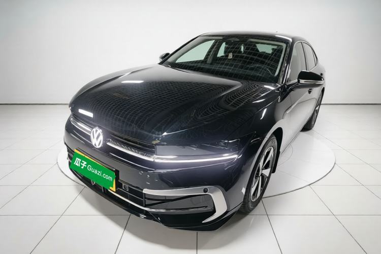 Volkswagen Magotan 2024 300TSI DSG Prestige Edition—A Real Eye-Catcher