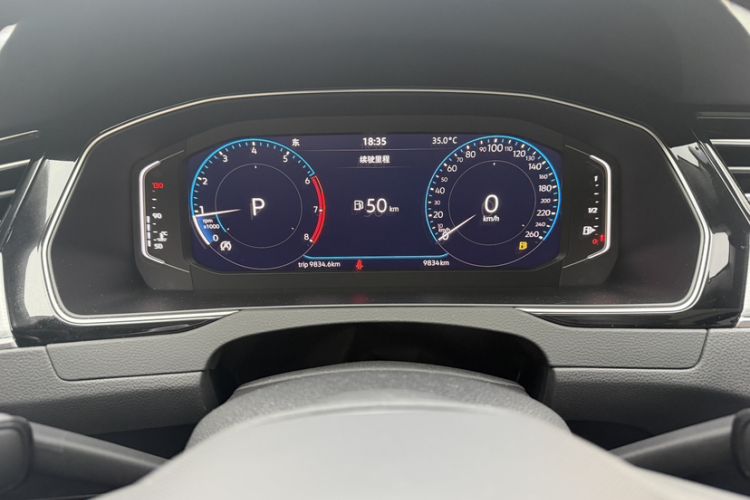 Used Volkswagen Magotan 2024 2 Million Units Zhongxiang Version 330TSI DSG Luxury Edition Odometer Close Up