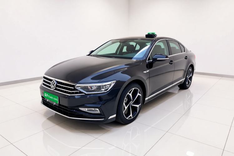 Volkswagen Magotan 2024 2 Million Units Zhongxiang Version 330TSI DSG Luxury Edition