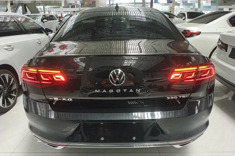 Used Volkswagen Magotan 2024 2 Million Units Zhongxiang Version 330TSI DSG Luxury Edition Rear