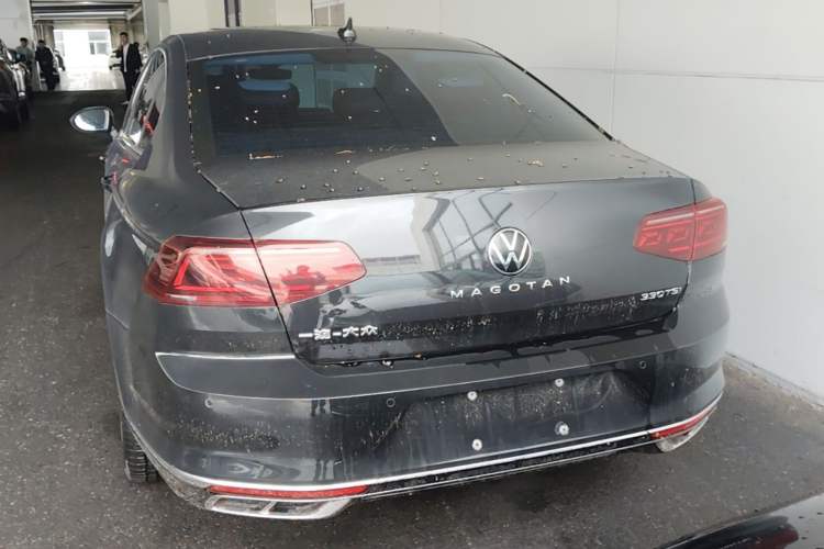 Used Volkswagen Magotan 2024 2 Million Units Zhongxiang Version 330TSI DSG Luxury Edition Rear
