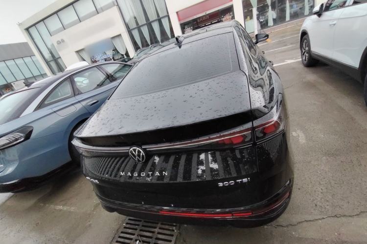 Used Volkswagen Magotan 2024 300TSI DSG Prestige Edition—A Real Eye-Catcher Rear