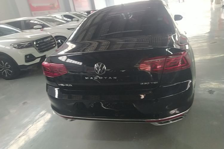 Used Volkswagen Magotan 2024 2 Million Units Zhongxiang Version 330TSI DSG Luxury Edition Rear