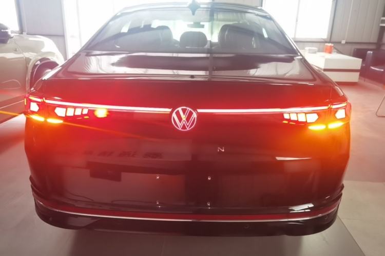 Used Volkswagen Magotan 2024 380TSI DSG Ultimate Edition Rear