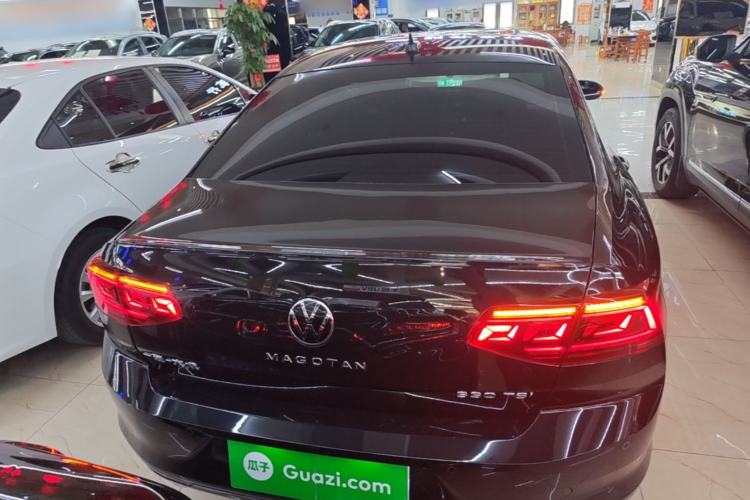 Used Volkswagen Magotan 2024 2 Million Units Zhongxiang Version 330TSI DSG Luxury Edition Rear