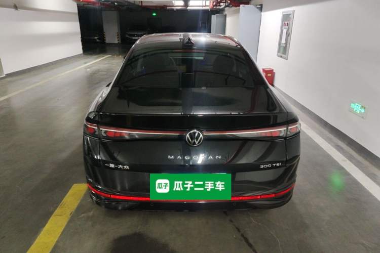 Used Volkswagen Magotan 2024 300TSI DSG Prestige Edition—A Real Eye-Catcher Rear