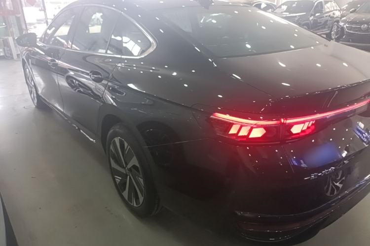 Used Volkswagen Magotan 2024 300TSI DSG Prestige Edition—A Real Eye-Catcher Rear Left 45 Deg