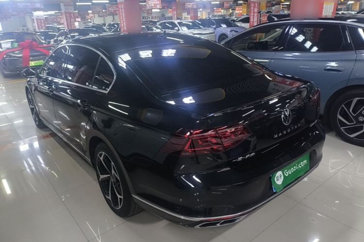 Used Volkswagen Magotan 2024 2 Million Units Zhongxiang Version 330TSI DSG Luxury Edition Rear Left 45 Deg