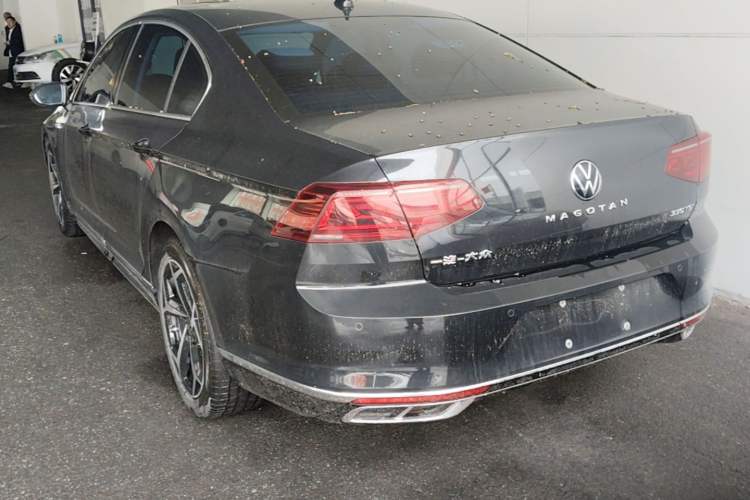 Used Volkswagen Magotan 2024 2 Million Units Zhongxiang Version 330TSI DSG Luxury Edition Rear Left 45 Deg